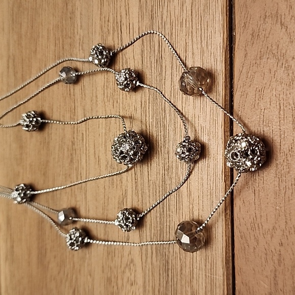 Layered necklace....silver colored - Picture 1 of 8